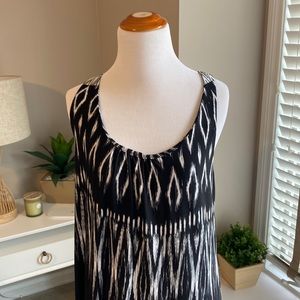 Maxi dress with geometric pattern